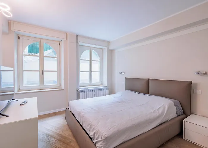 Guesthost - Dimora Citta Alta Daire Bergamo