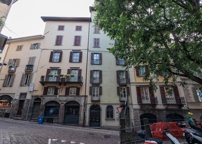 Daire Guesthost - Dimora Citta Alta *